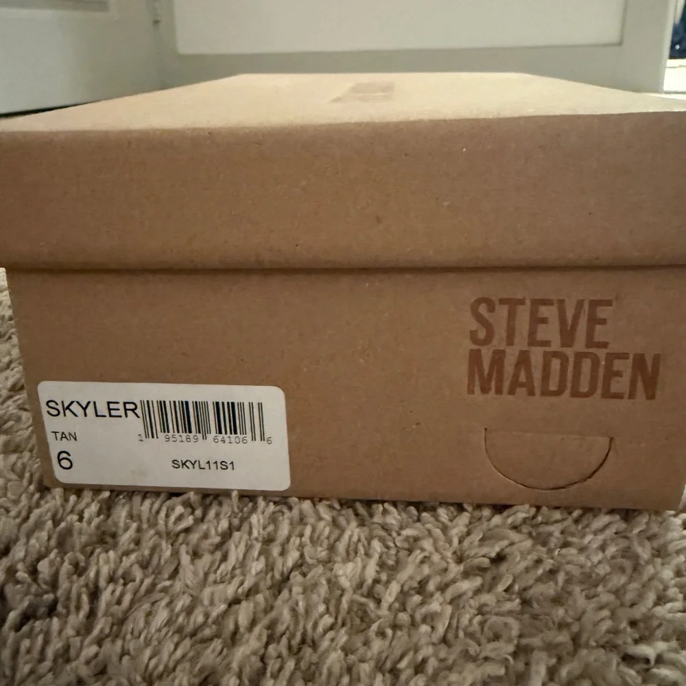 Steve Madden Skylar 6 - Picture 2 of 3